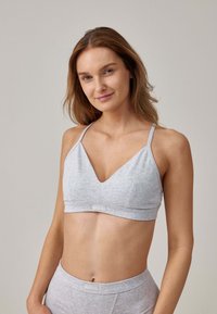 Бюстгальтер без косточек