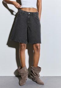 Джинсовые шорты Джинсовые шорты