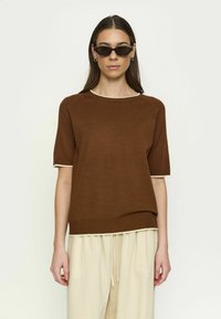 Футболка Футболка