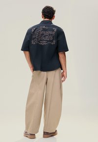 Рубашка с коротким рукавом