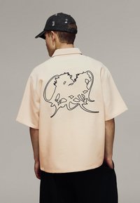 Рубашка с коротким рукавом