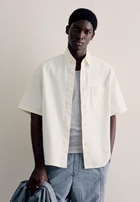 Рубашка с коротким рукавом