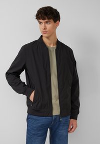 Куртка бомбер Куртка бомбер