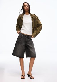 Джинсовые шорты Джинсовые шорты