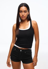 Джинсовые шорты Джинсовые шорты