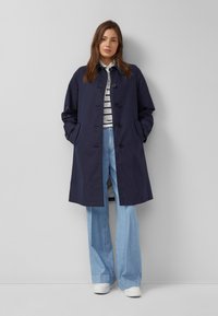 Короткое пальто