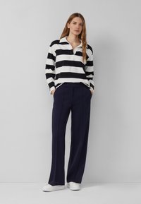 Прямые брюки Прямые брюки