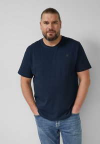 Футболка Футболка