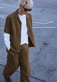 Рубашка с коротким рукавом