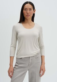 Майка с рукавом три четверти