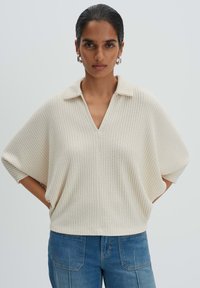 Пуловер с рукавом три четверти