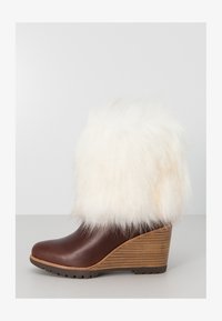 Сапоги на платформе