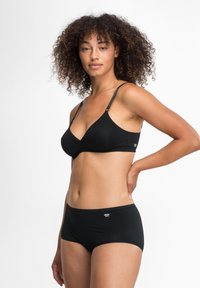 Бюстгальтер без косточек