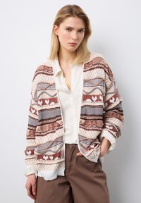 Кардиган Кардиган