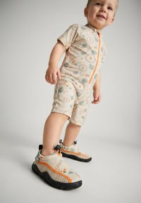 Детская обувь