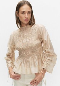 Атласная блузка Атласная блузка