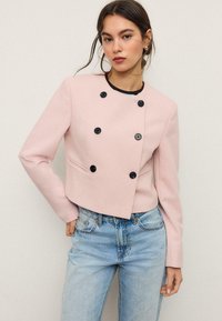 Короткий блейзер Короткий блейзер