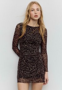 Платье футляр