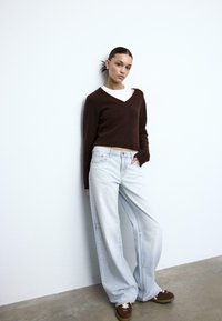 Свободные джинсы Свободные джинсы