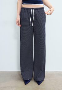 Спортивные штаны Спортивные штаны