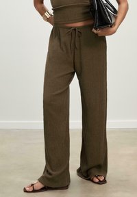 Широкие брюки