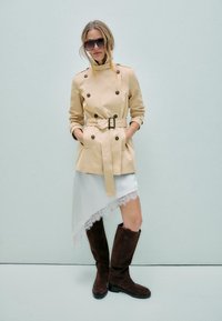 Тренч Тренч