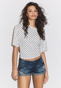 Шорты Шорты