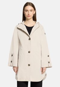 Короткое пальто