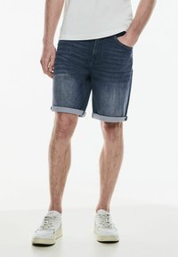 Шорты Шорты