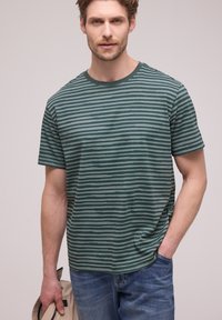 Футболка Футболка