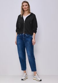 Вязаная кофта Вязаная кофта