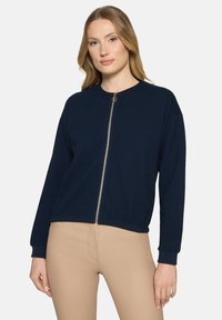 Вязаная кофта Вязаная кофта