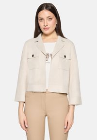 Короткий блейзер