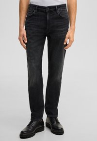 Узкие джинсы Узкие джинсы