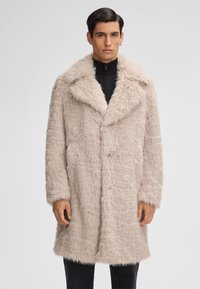 Шерстяное пальто Шерстяное пальто