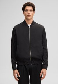 Куртка бомбер