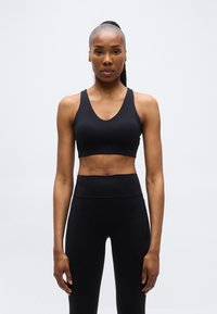 Спортивный бюстгальтер