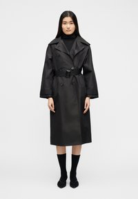 Тренч Тренч