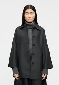 Короткое пальто Короткое пальто