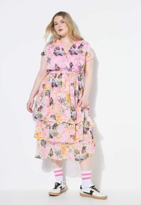 Летнее платье Летнее платье