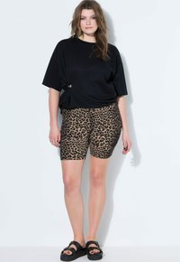 Шорты Шорты