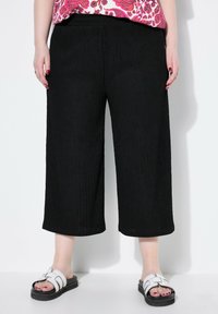 Шорты Шорты