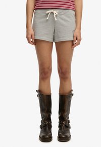 Узкие брюки