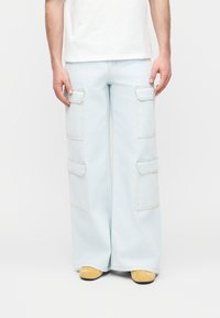 Свободные джинсы