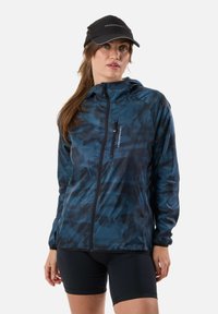 Спортивная куртка