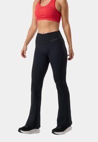 Спортивные штаны