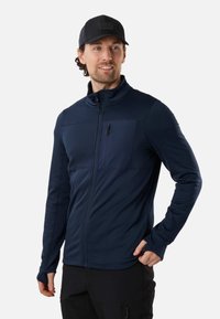 Спортивная куртка