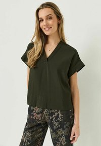 Атласная блузка Атласная блузка