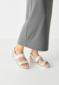 Босоножки на платформе Босоножки на платформе