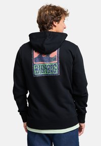 Спортивная кофта